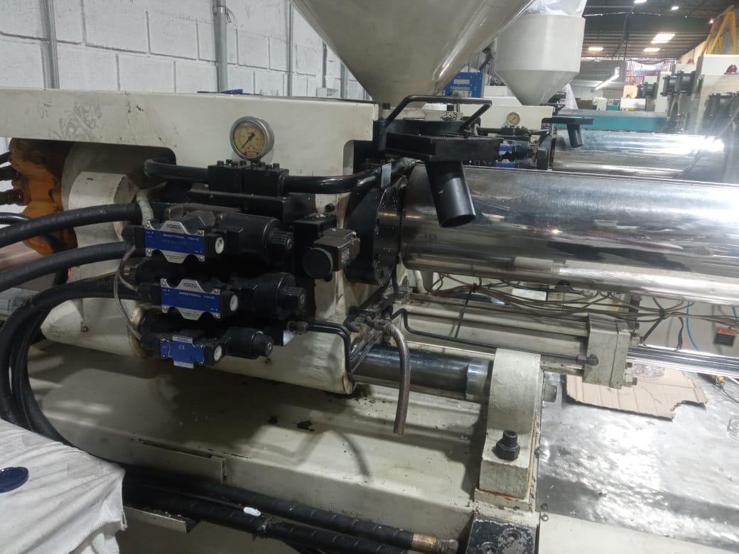 Injetora LK Potenza 160 ton